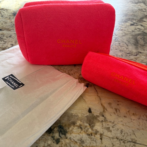 NEW Chanel Beaute Cosmetic Travel Case - Picture 1 of 7